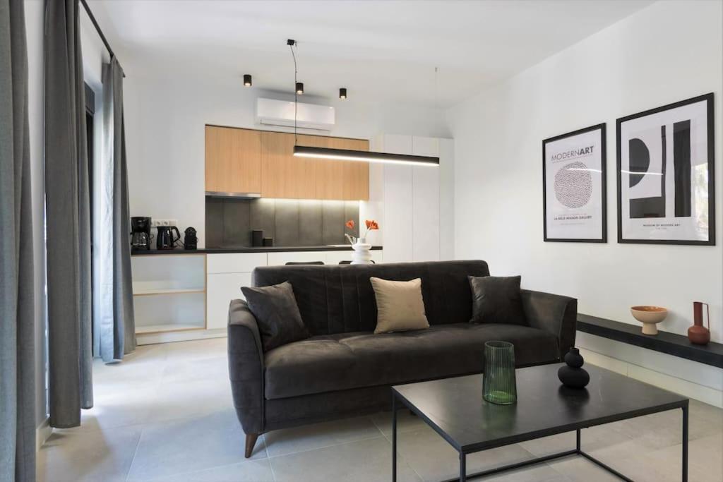 Academy Elegant #201 Apartment *